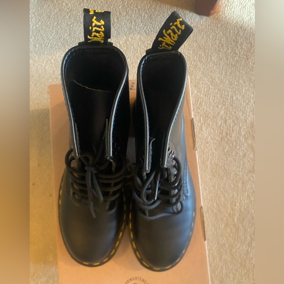Dr. Martens - Picture 6 of 10